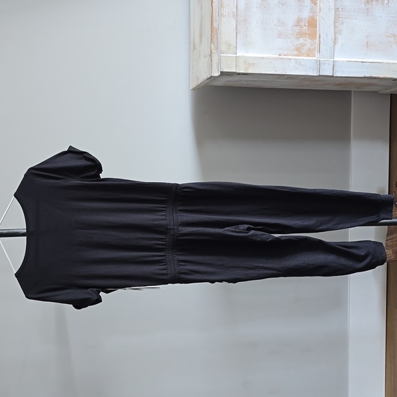 NWT Vuori All Day Romper In Black Size Small - Picture 7 of 9